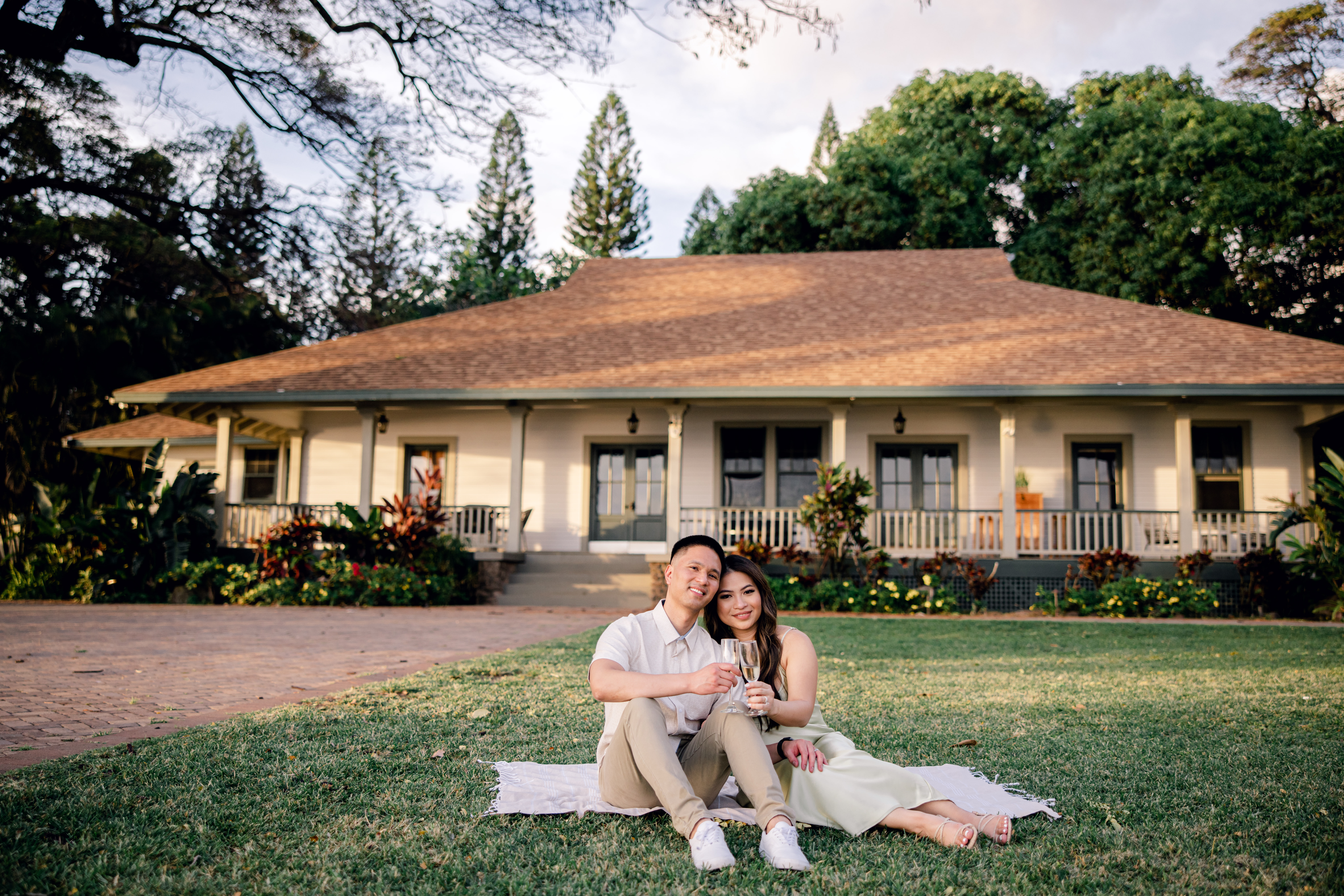 Woman and Man celebrating their first anniversary at Olowalu Plantation House